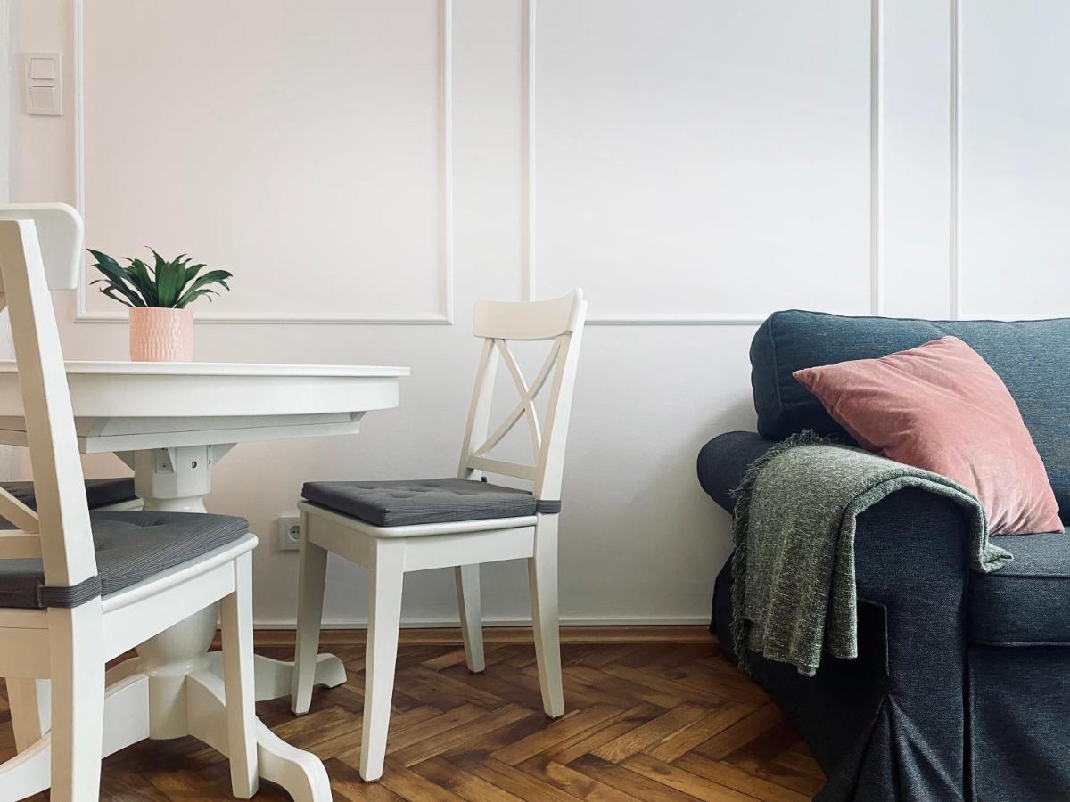 Beautiful With Two Rooms, Cracow Old Town Apartment
