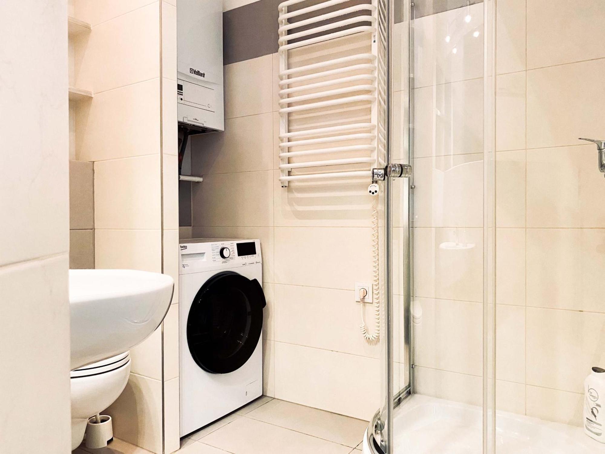 Beautiful With Two Rooms, Cracow Old Town Apartment *